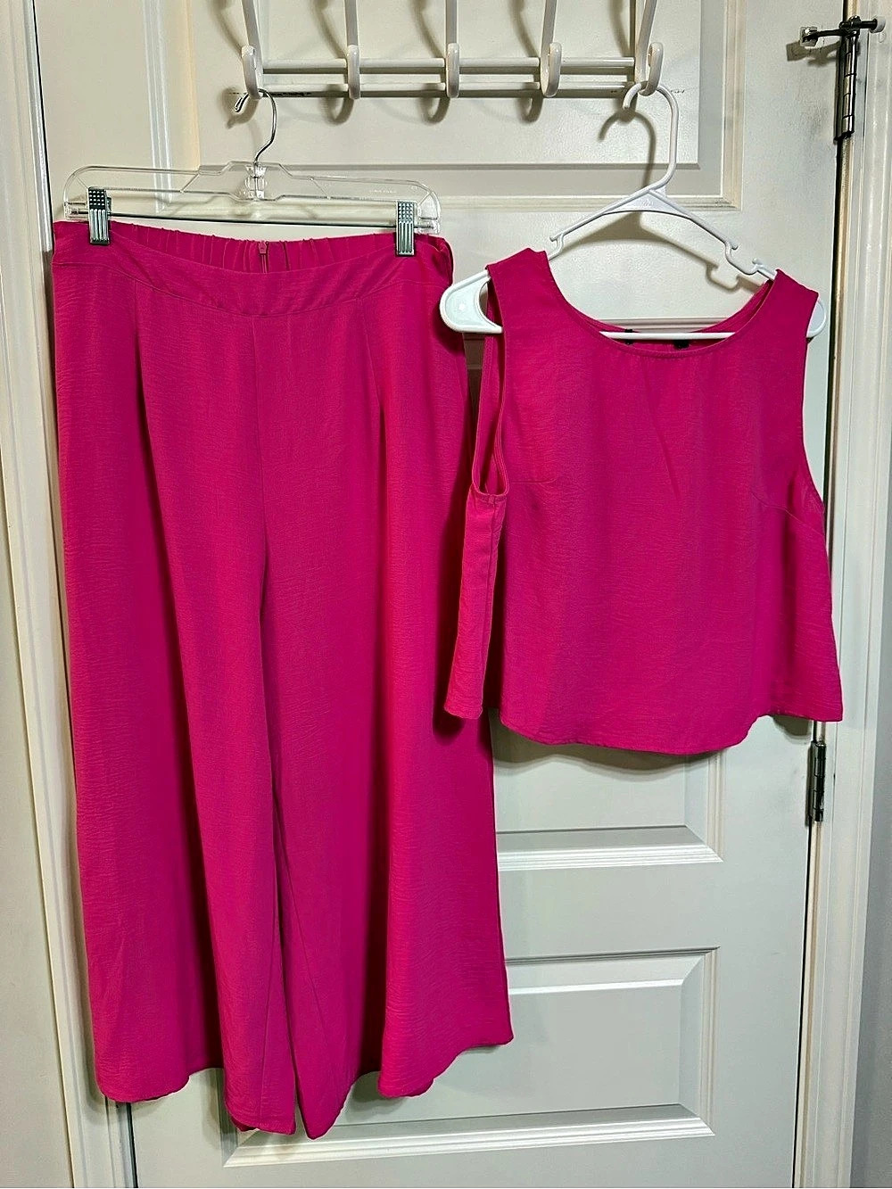 Hot Pink Wide Leg Pant and Sleeveless Top Set Like New Size Large